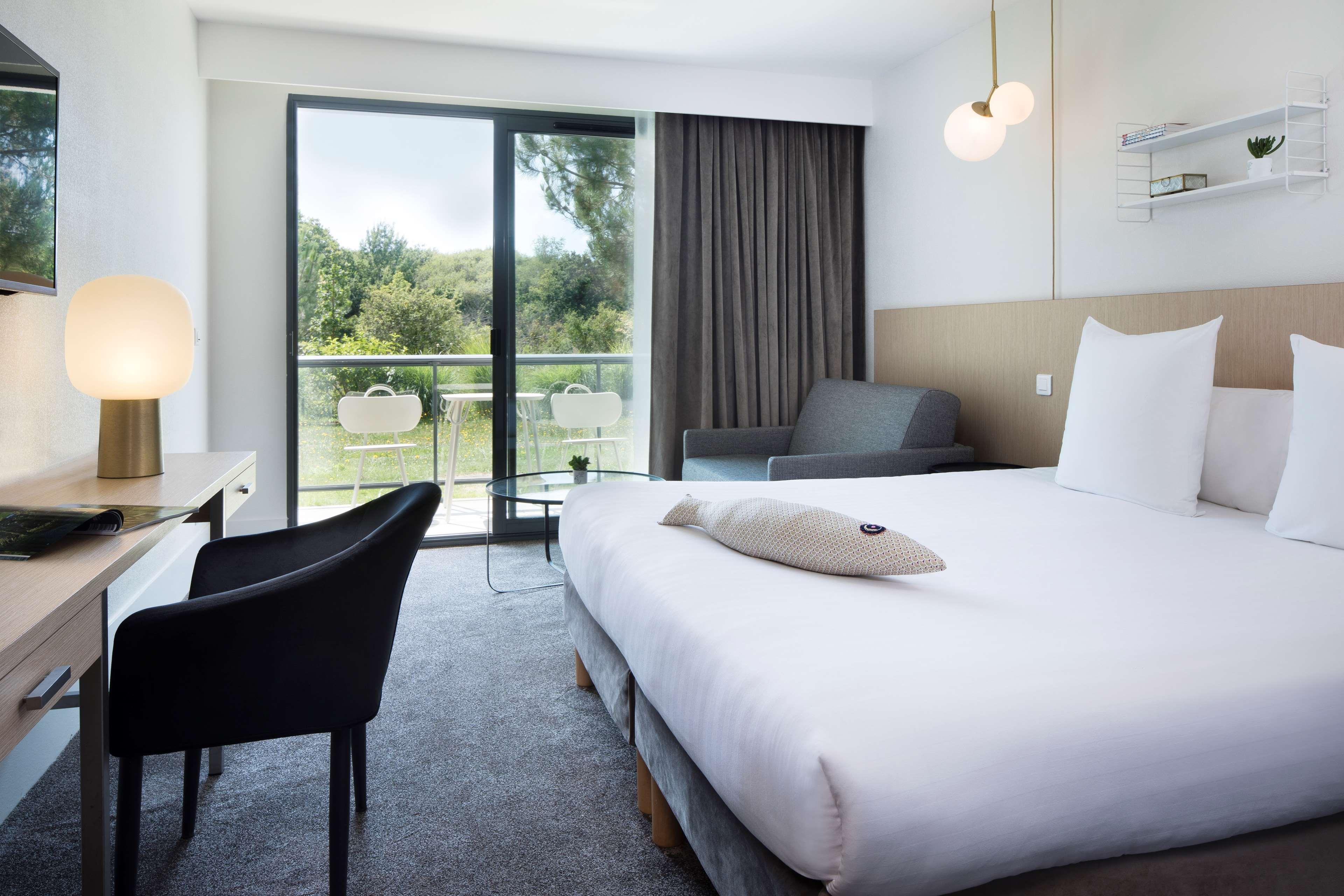 Best Western Plus Hotel Les Rives Du Ter Лармор-Плаж Экстерьер фото