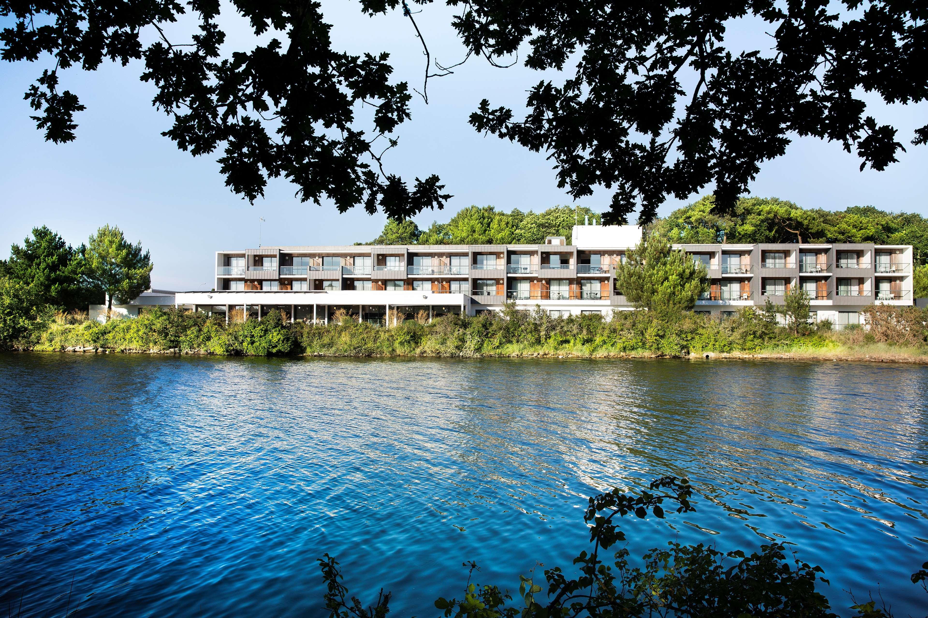 Best Western Plus Hotel Les Rives Du Ter Лармор-Плаж Экстерьер фото